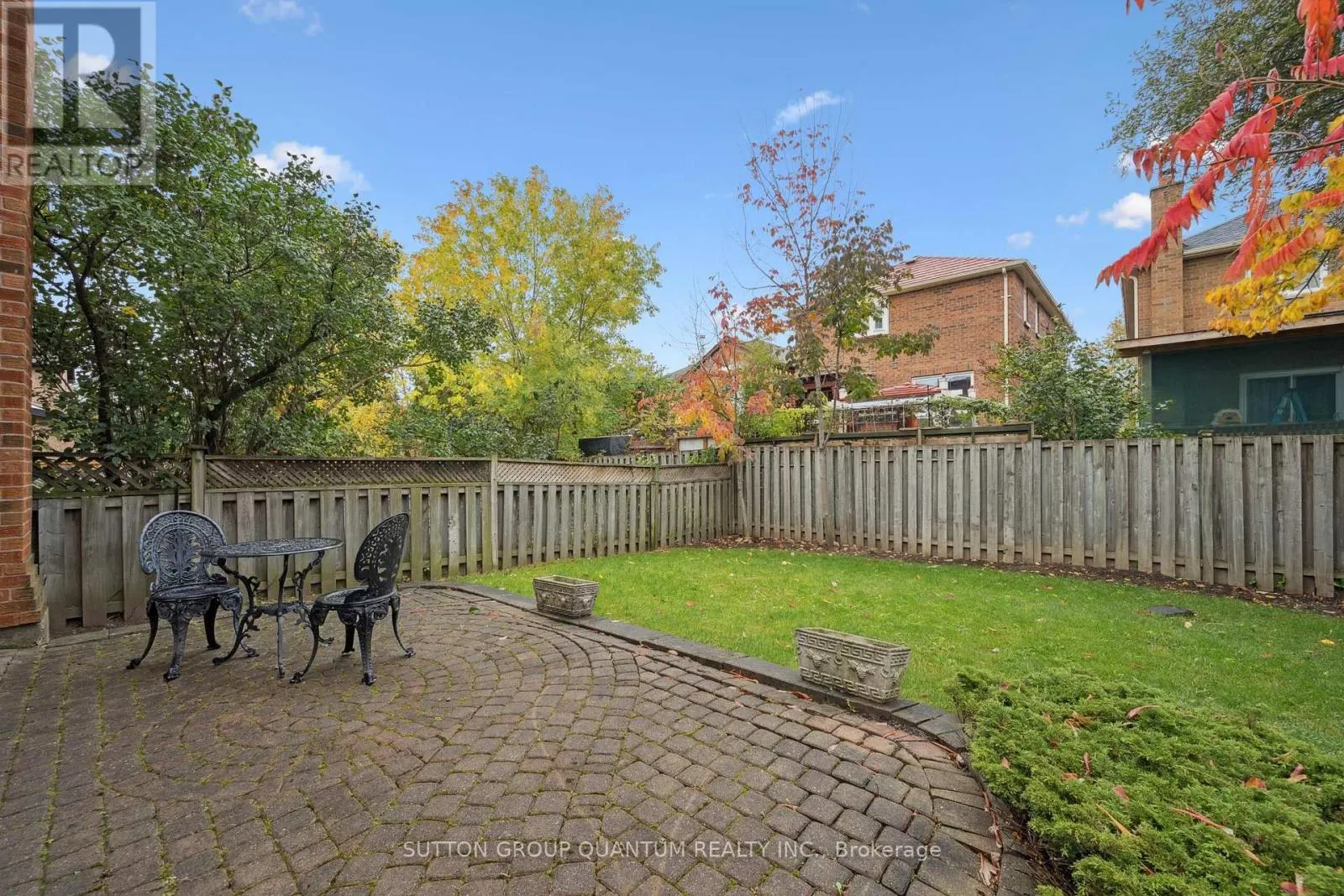 467 PETAWAWA CRESCENT
