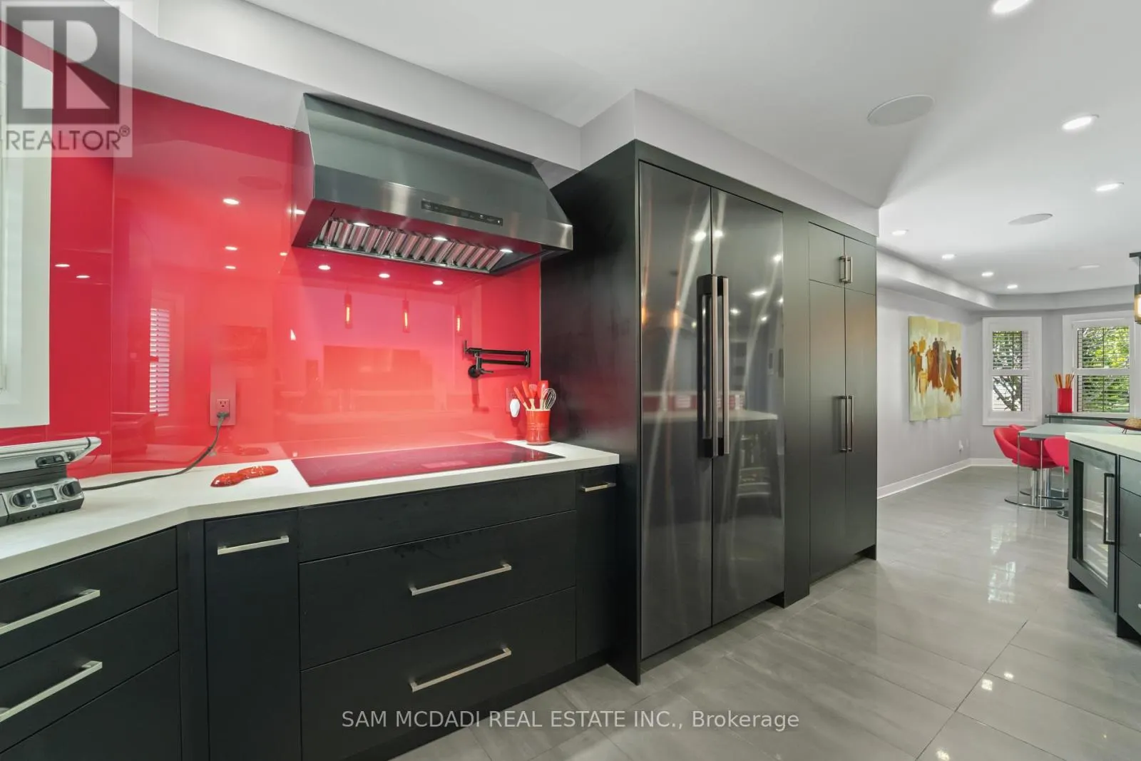 385 TURNBERRY CRESCENT