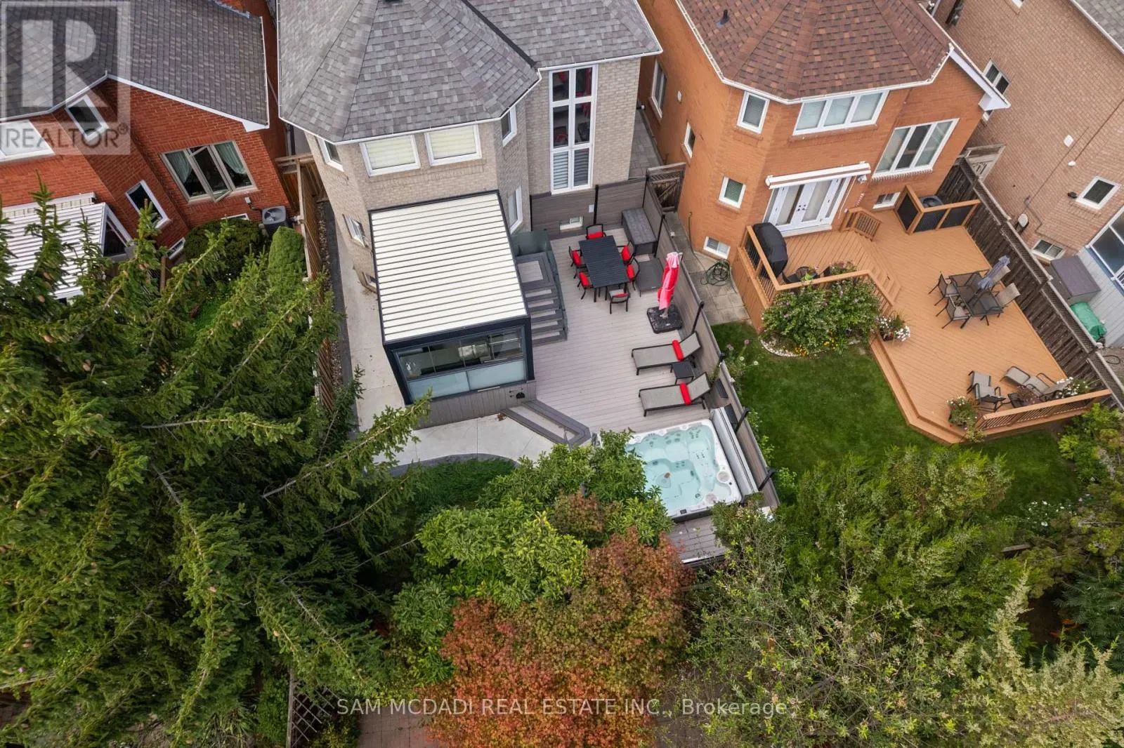 385 TURNBERRY CRESCENT