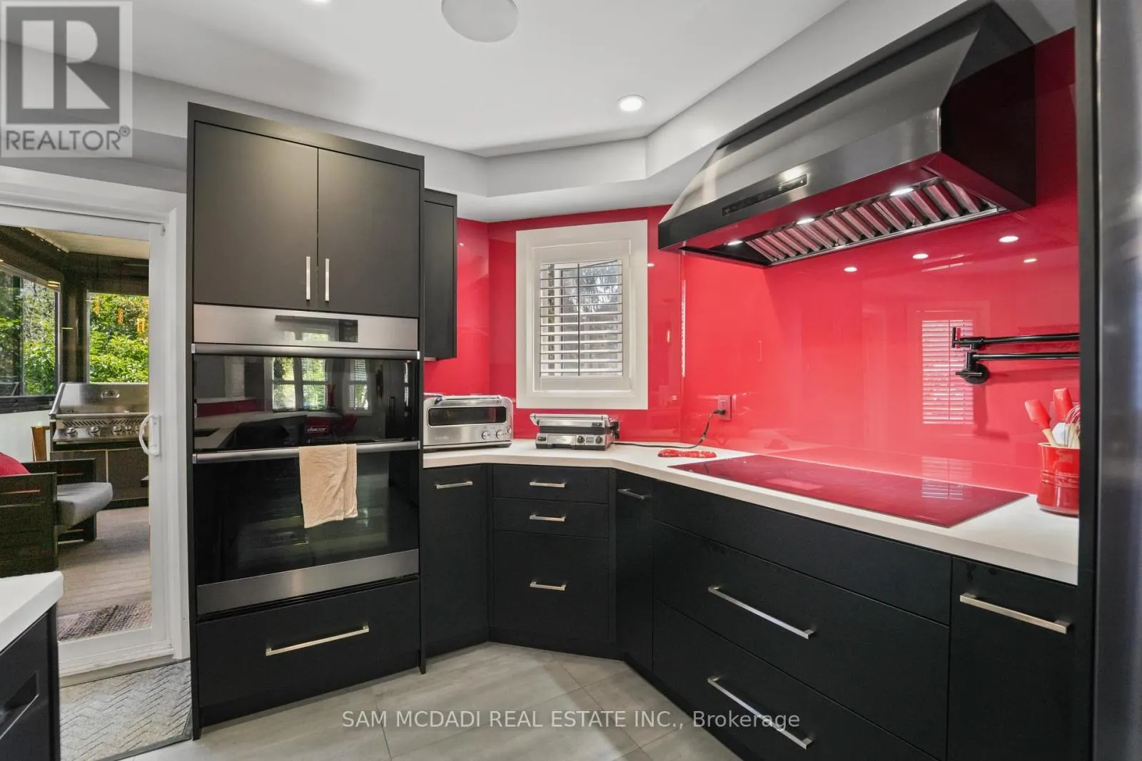 385 TURNBERRY CRESCENT