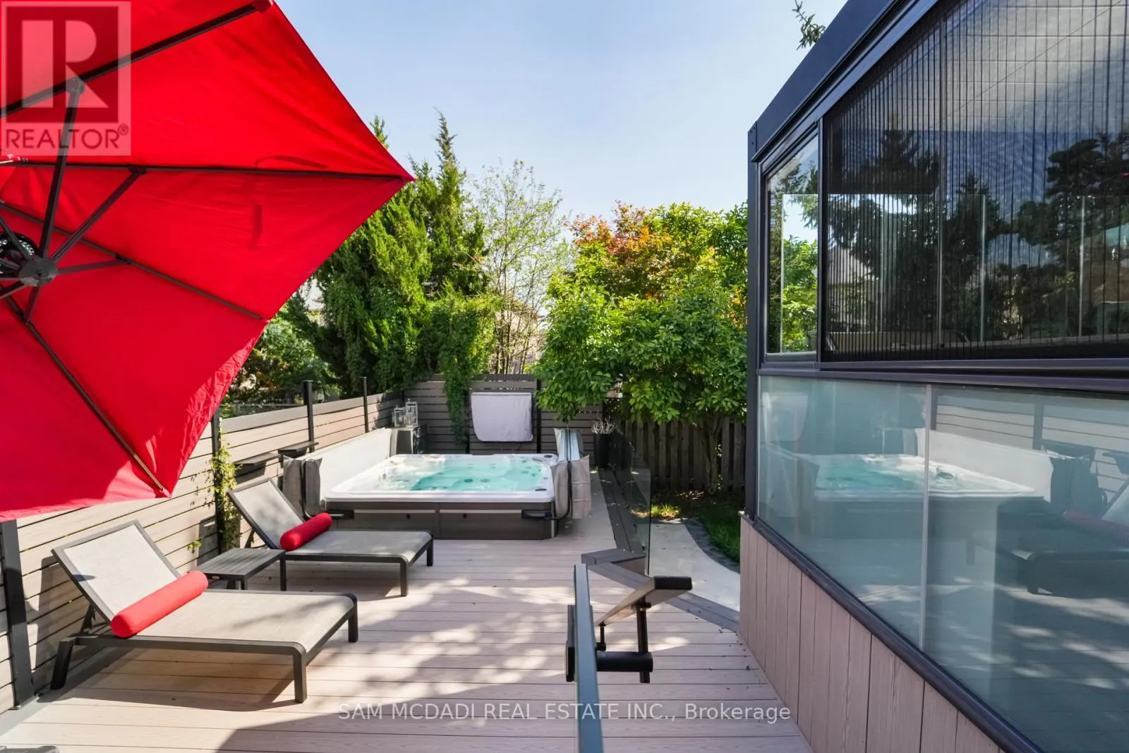 385 TURNBERRY CRESCENT