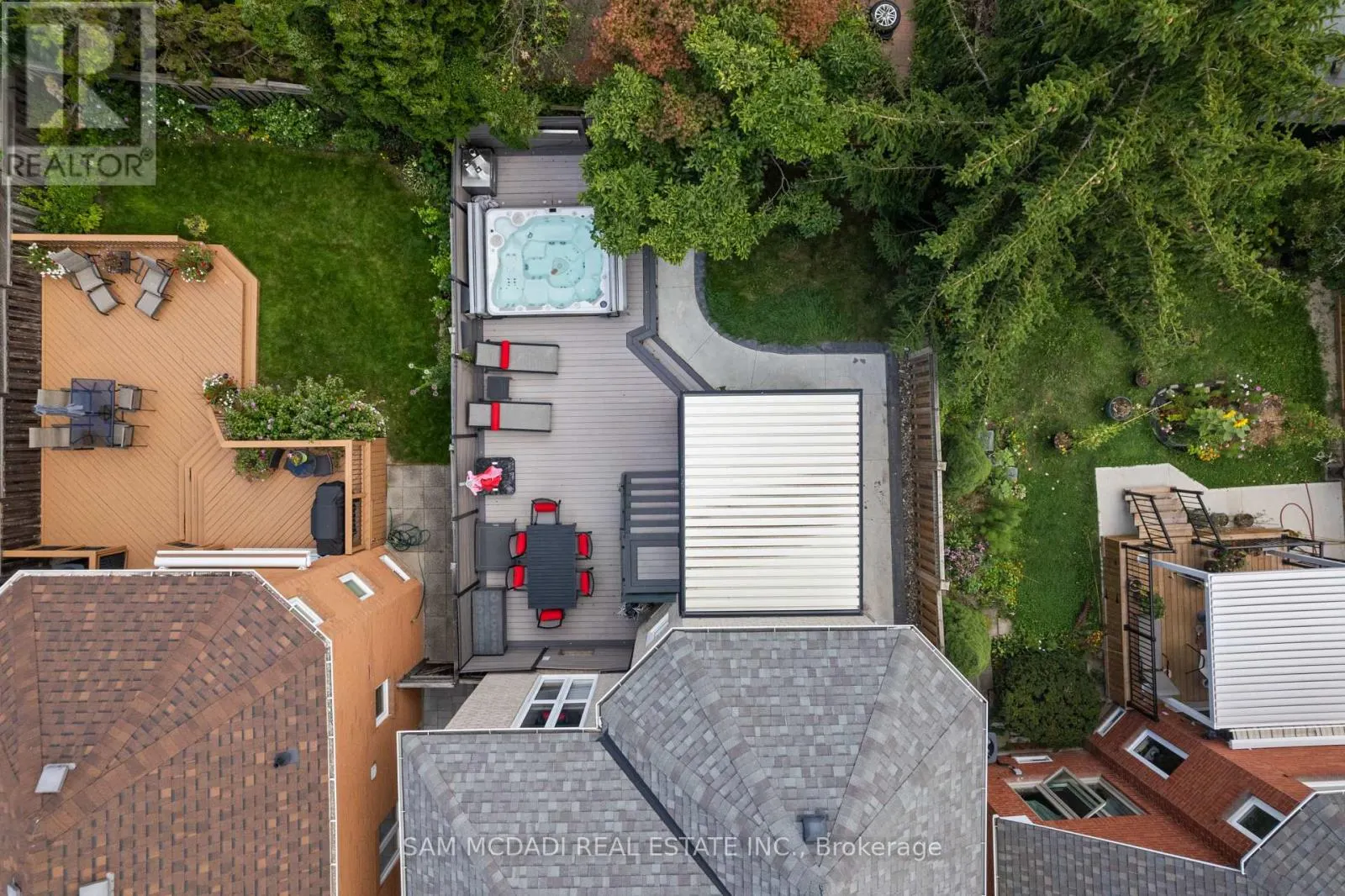 385 TURNBERRY CRESCENT