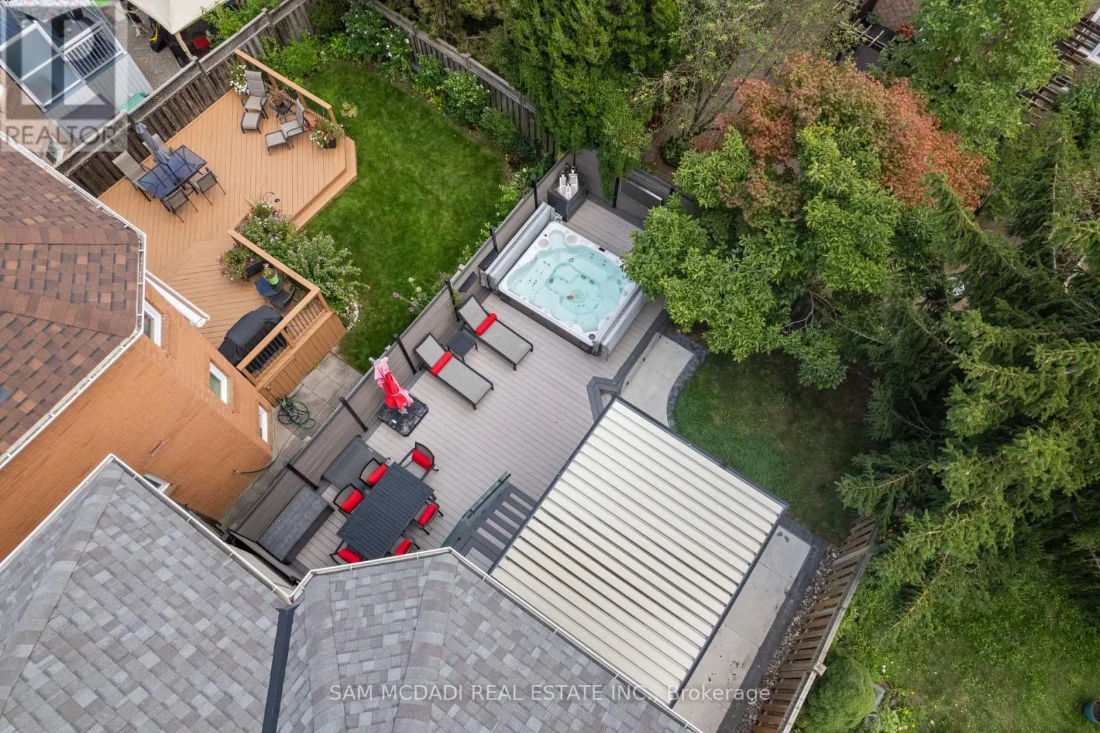 385 TURNBERRY CRESCENT