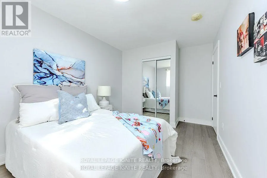 4 DRAYTON CRESCENT