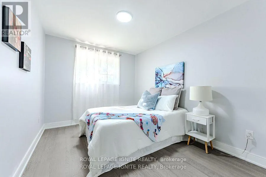 4 DRAYTON CRESCENT