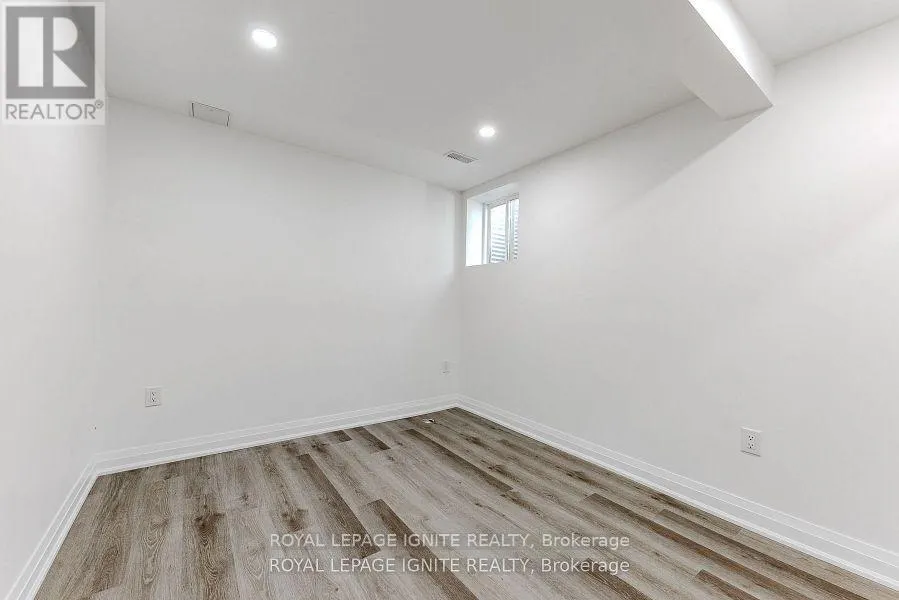 4 DRAYTON CRESCENT