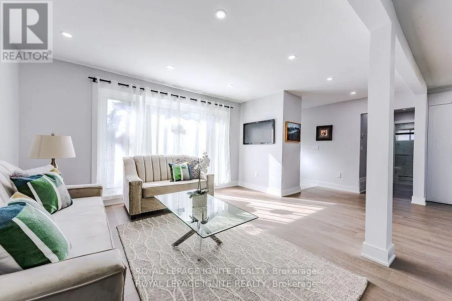 4 DRAYTON CRESCENT