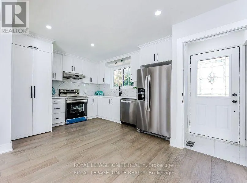 4 DRAYTON CRESCENT