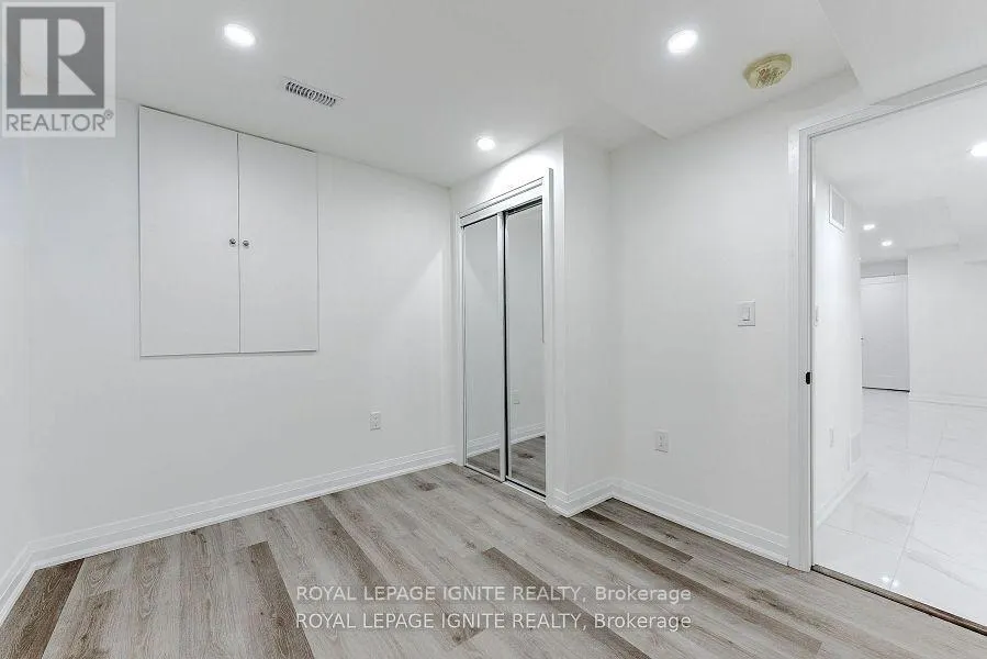 4 DRAYTON CRESCENT