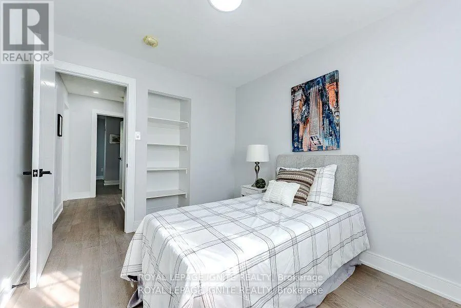 4 DRAYTON CRESCENT