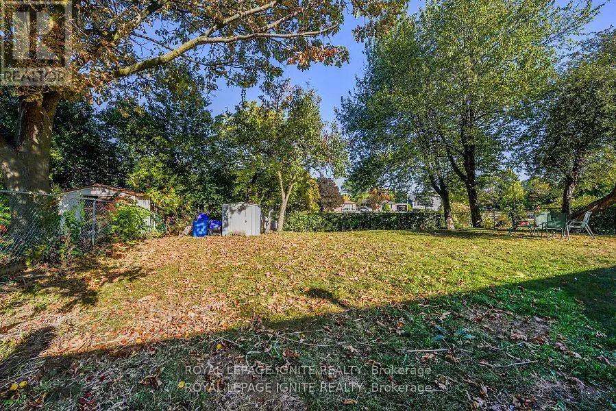 4 DRAYTON CRESCENT