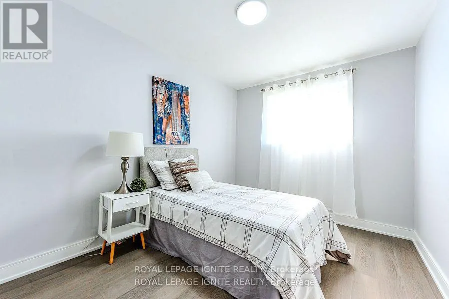 4 DRAYTON CRESCENT