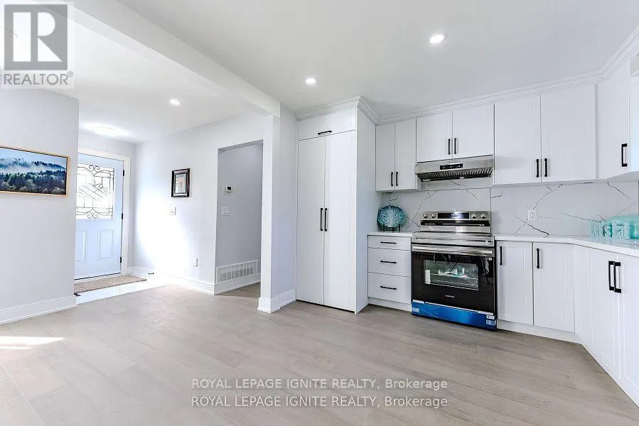 4 DRAYTON CRESCENT