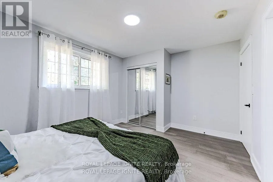 4 DRAYTON CRESCENT