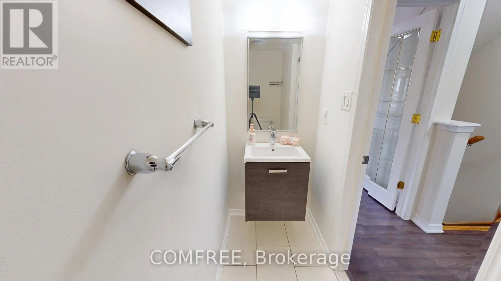 49 GOLDEN SPRINGS DRIVE