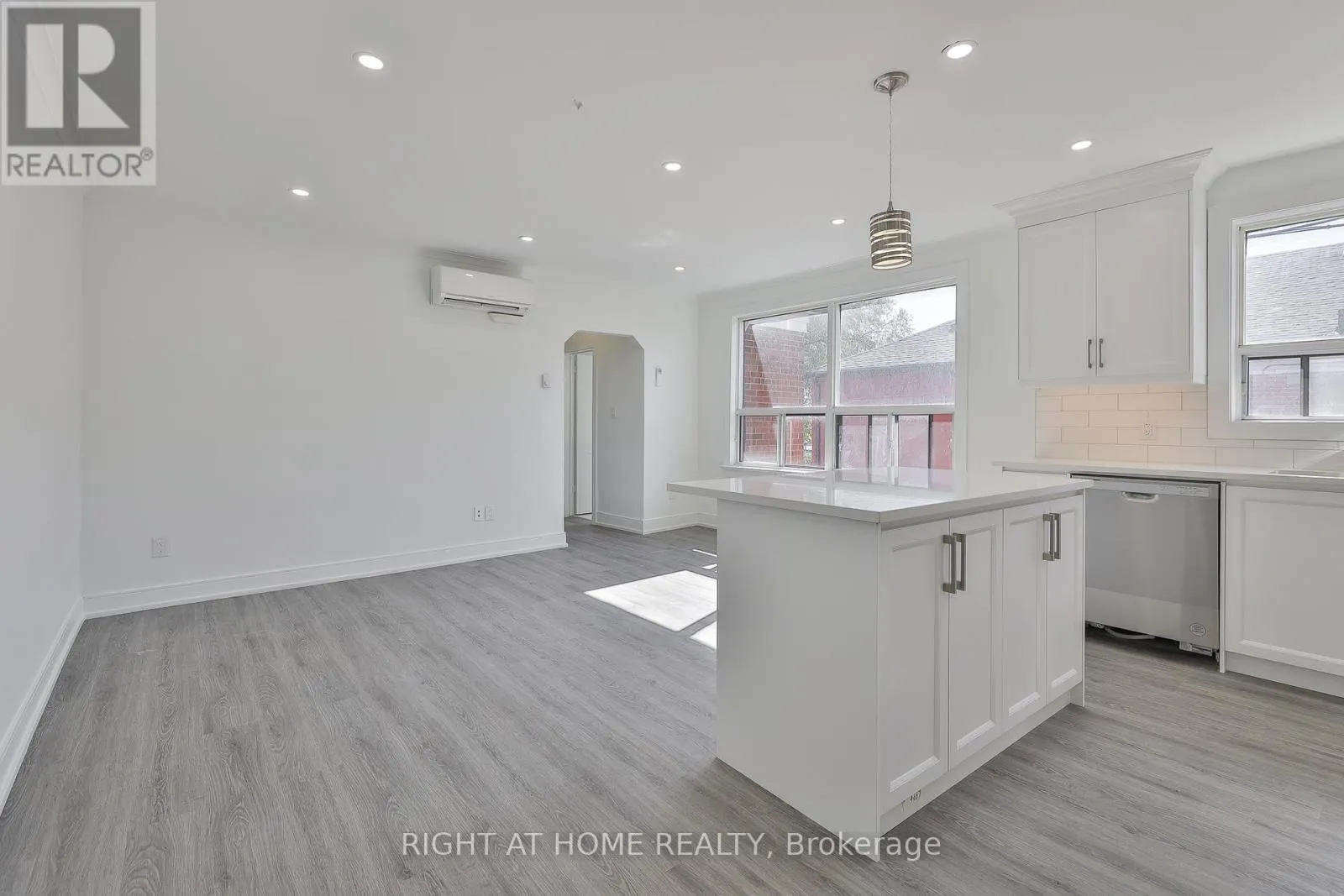 7 - 2841 KEELE STREET