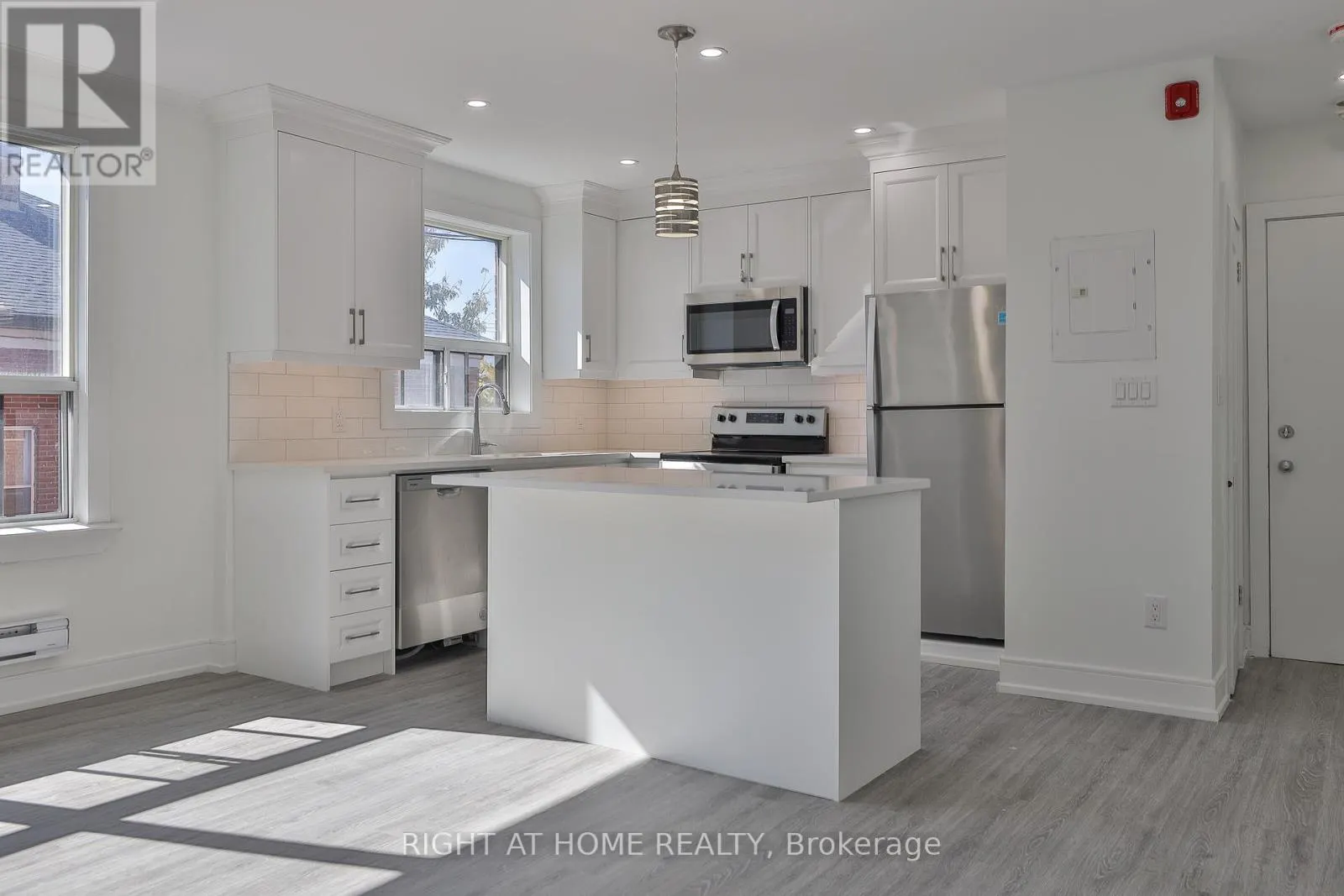 7 - 2841 KEELE STREET