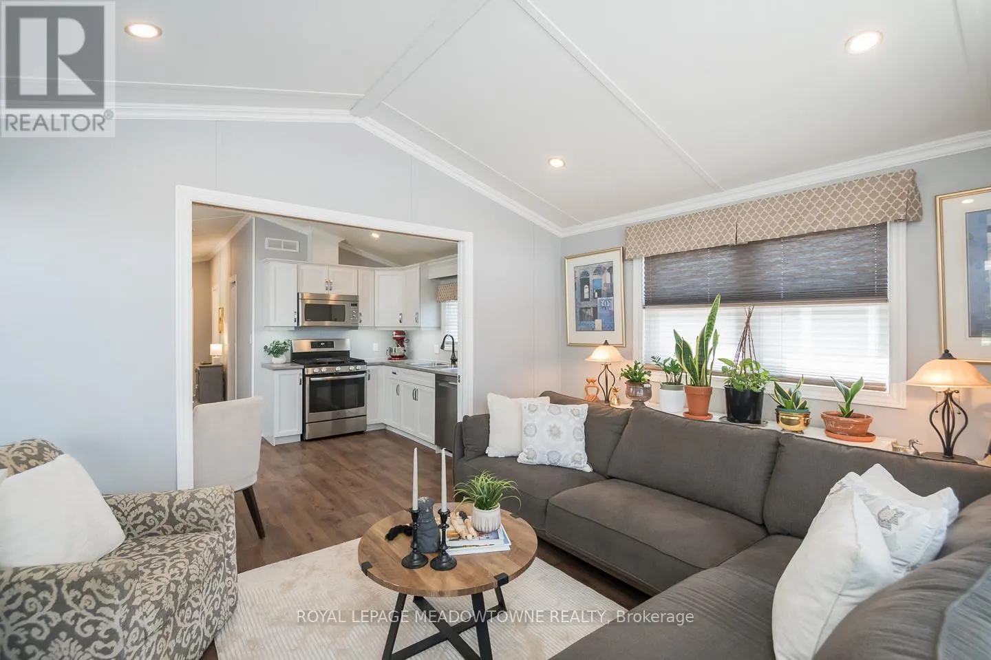 12 POPLAR - 4449 MILBUROUGH LINE