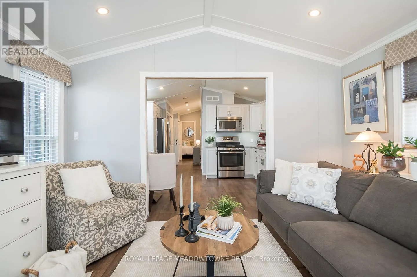 12 POPLAR - 4449 MILBUROUGH LINE