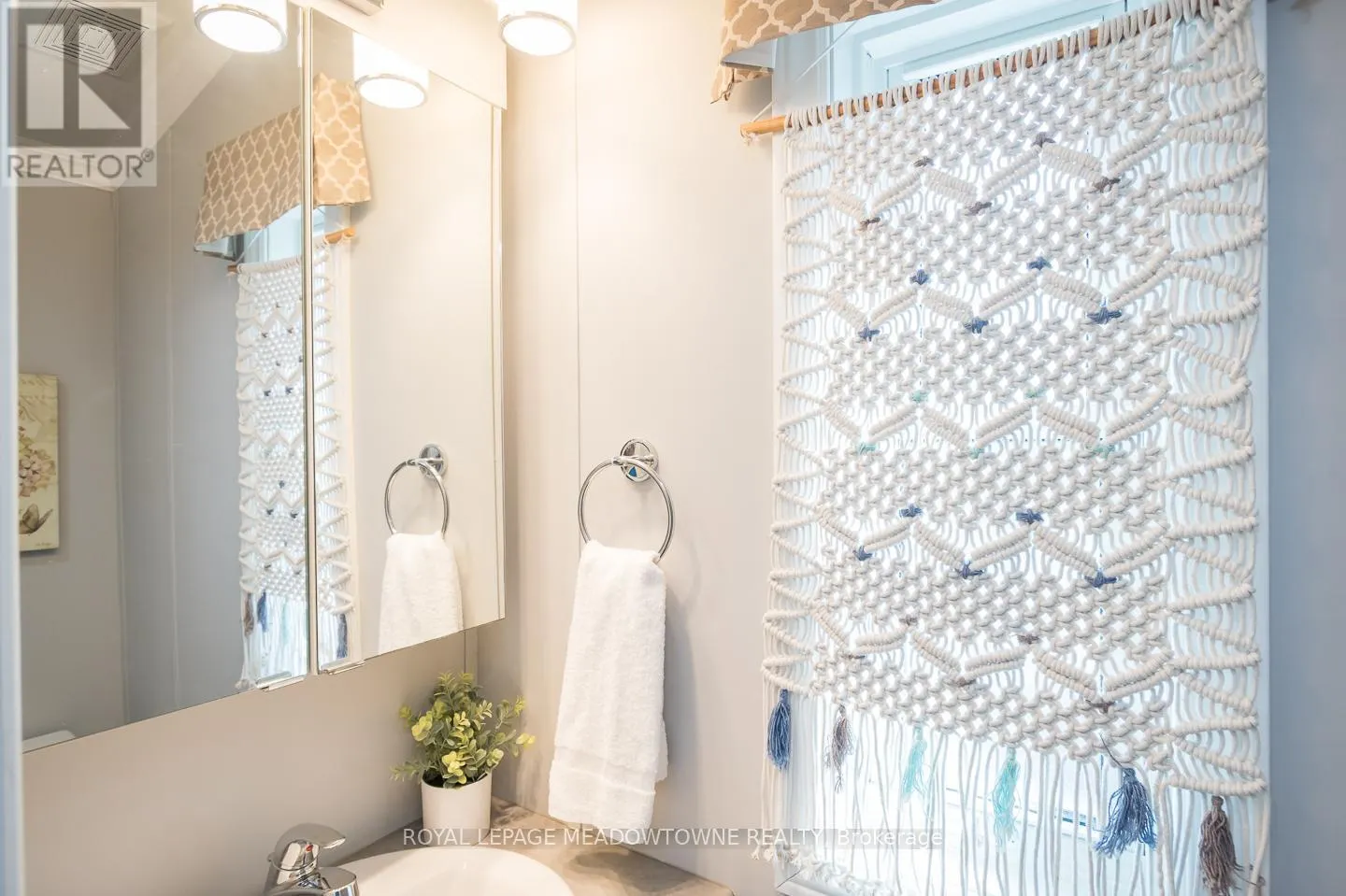 12 POPLAR - 4449 MILBUROUGH LINE