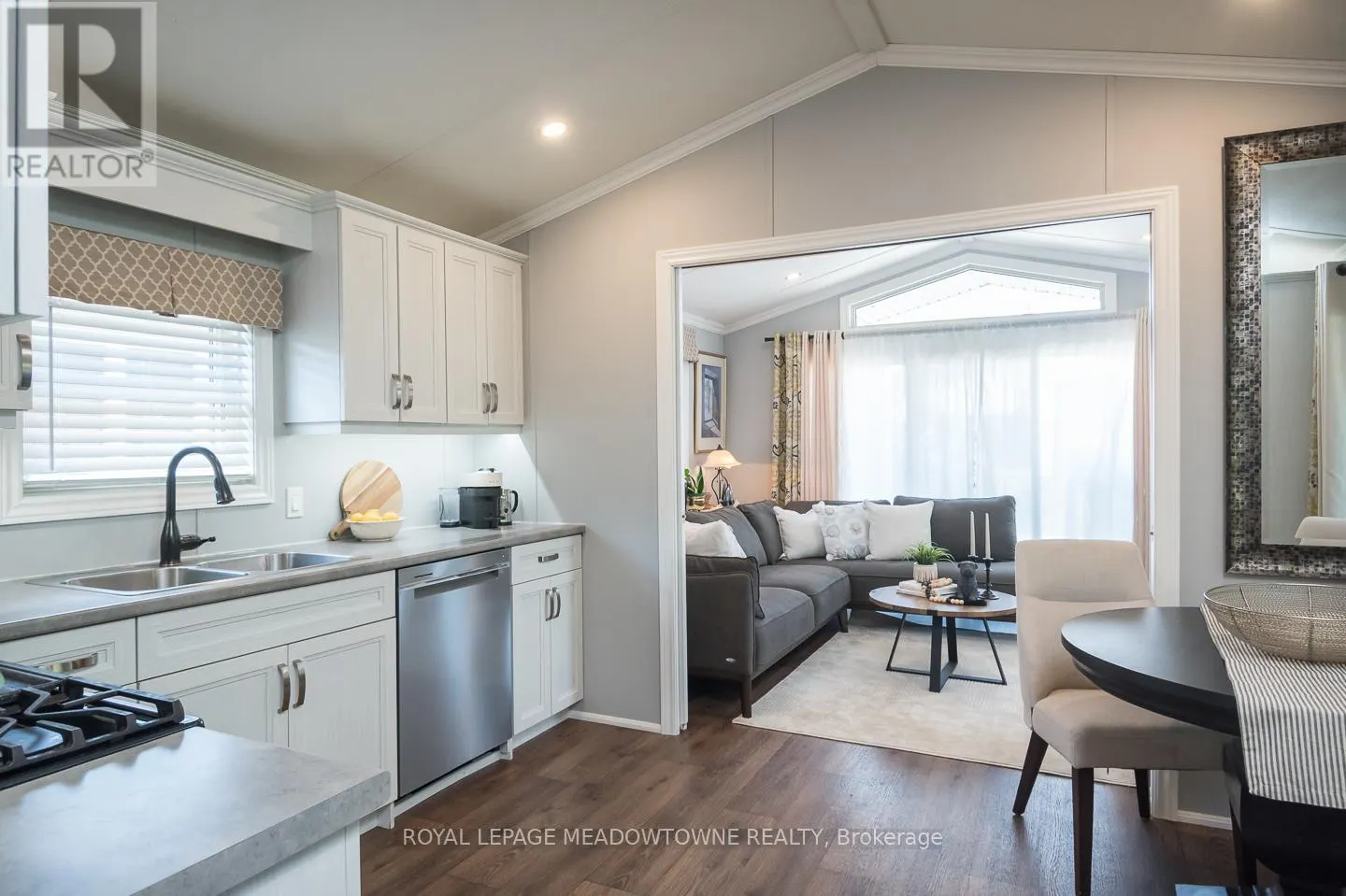 12 POPLAR - 4449 MILBUROUGH LINE