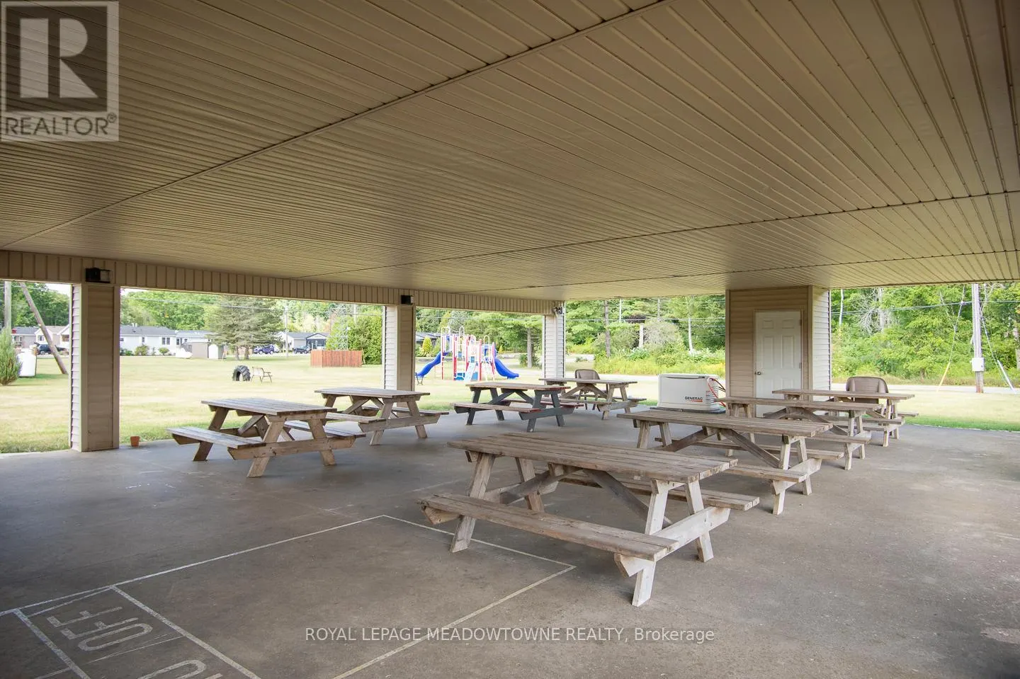 12 POPLAR - 4449 MILBUROUGH LINE