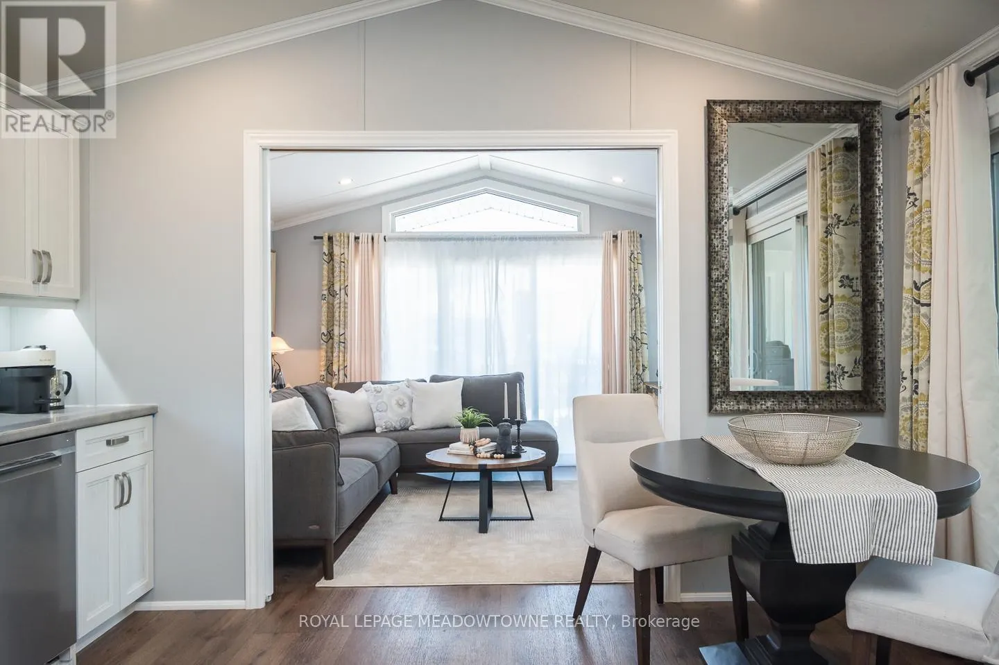 12 POPLAR - 4449 MILBUROUGH LINE