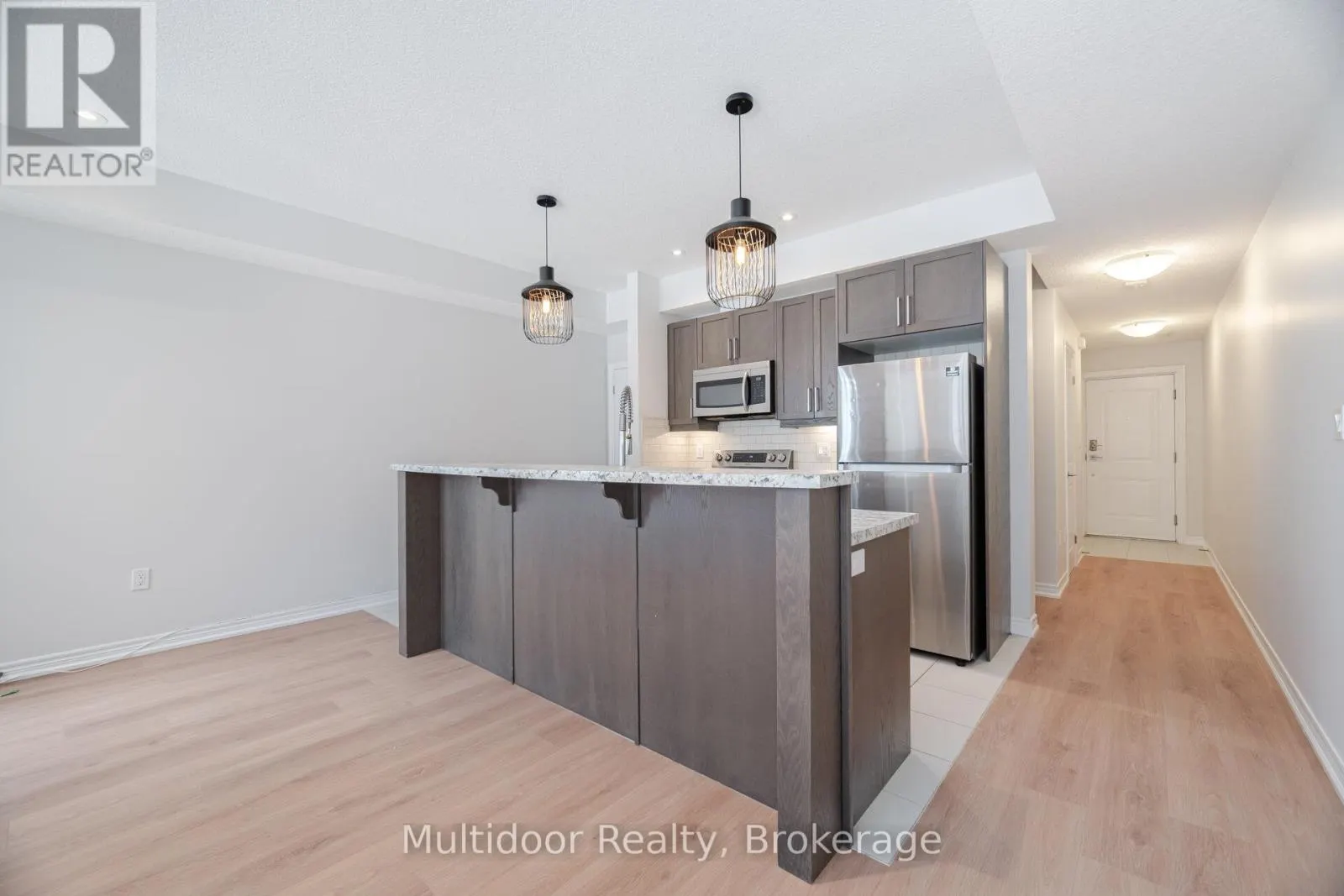 52 - 445 ONTARIO STREET S