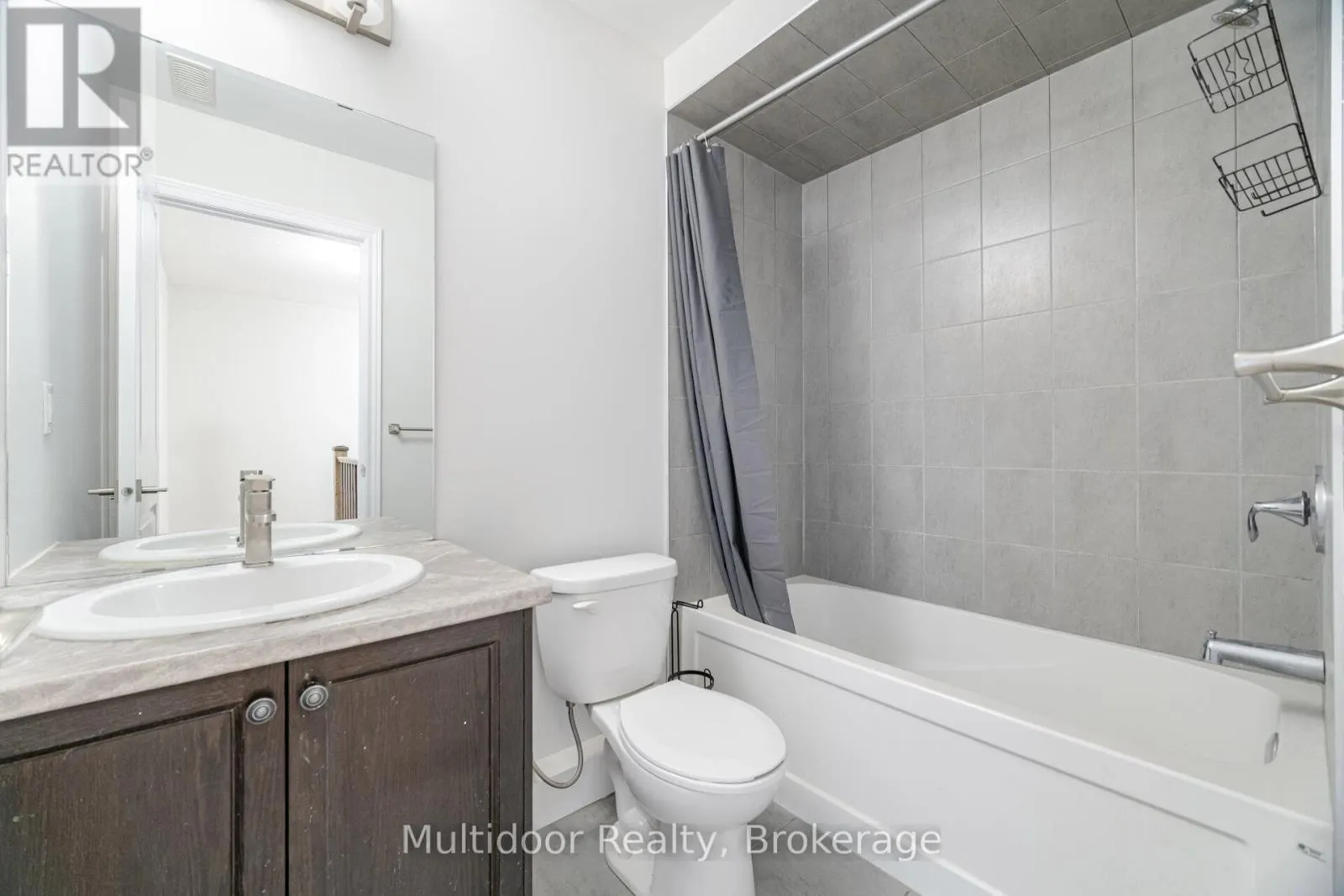 52 - 445 ONTARIO STREET S