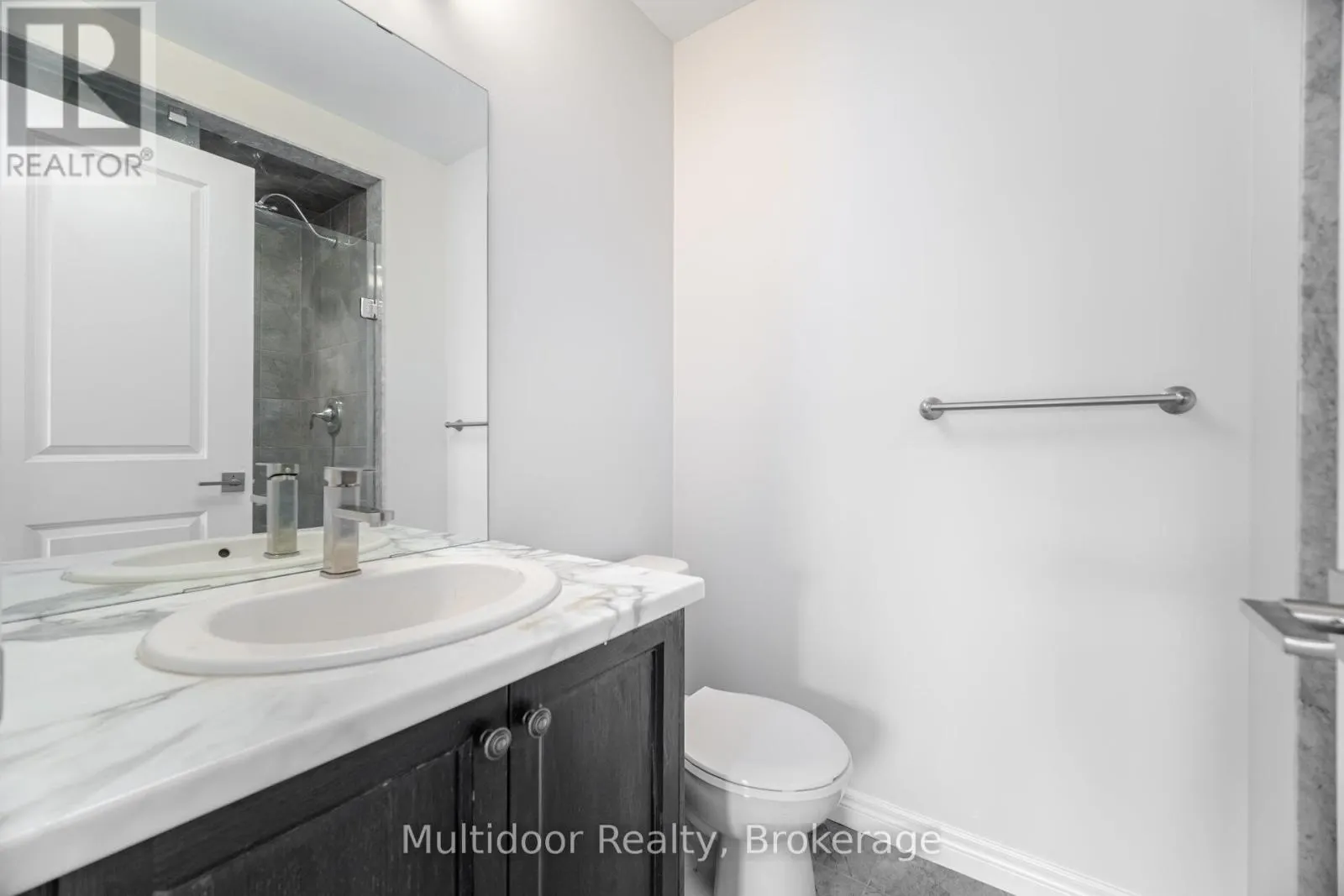 52 - 445 ONTARIO STREET S