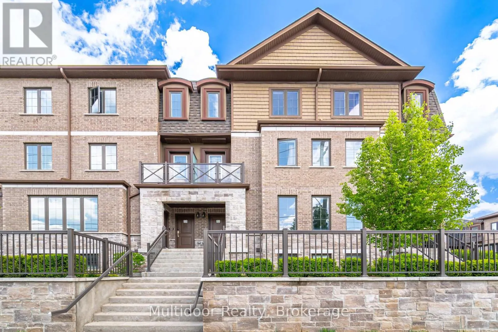 52 - 445 ONTARIO STREET S