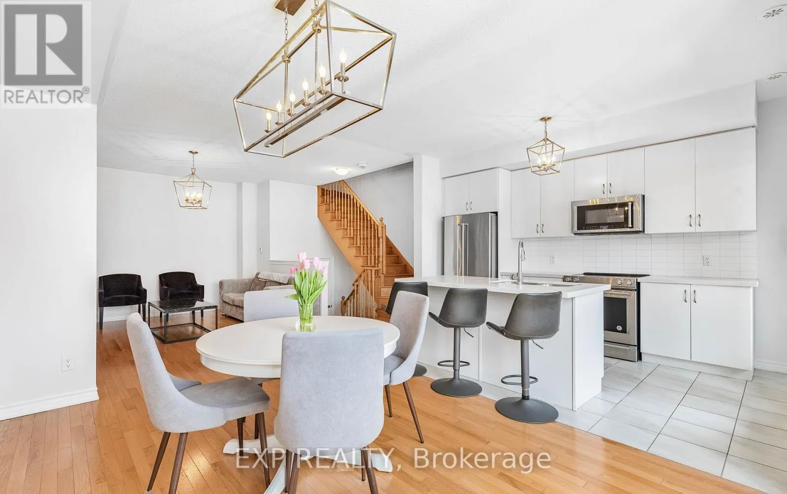 3048 POSTRIDGE DRIVE