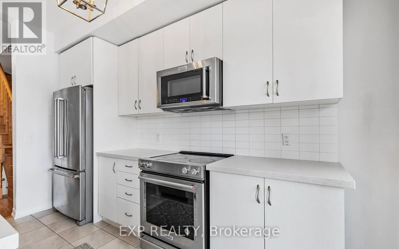 3048 POSTRIDGE DRIVE