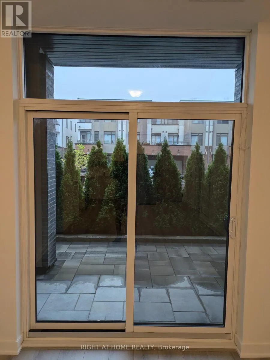 102 - 1440 CLARRIAGE COURT