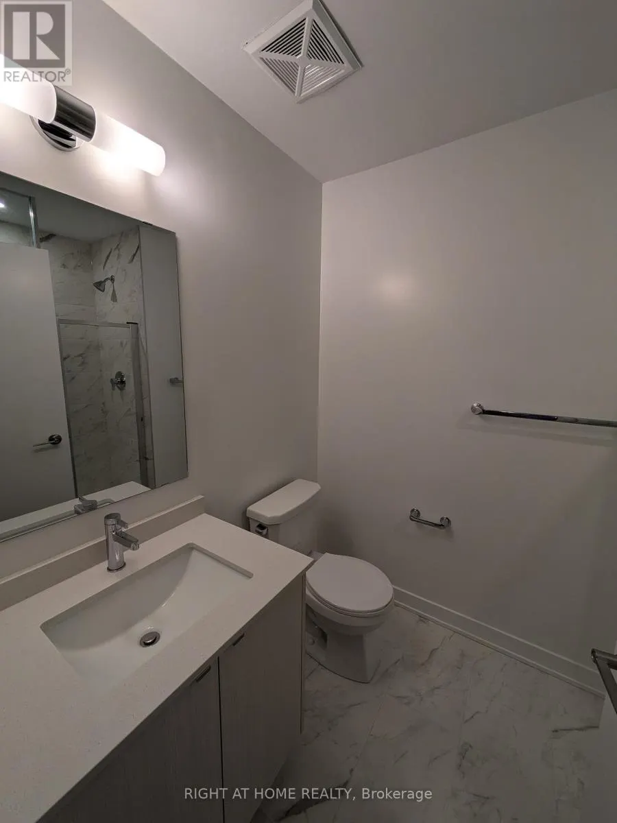 102 - 1440 CLARRIAGE COURT