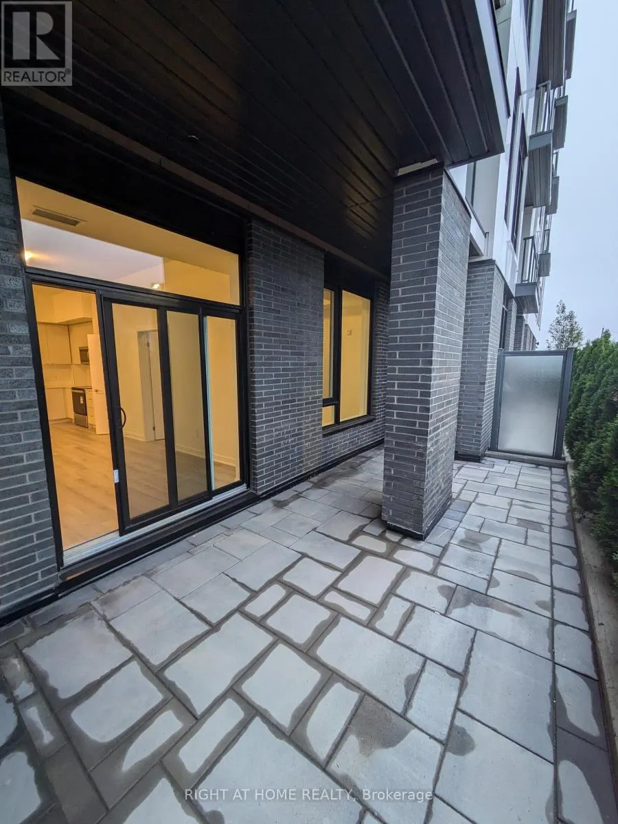 102 - 1440 CLARRIAGE COURT