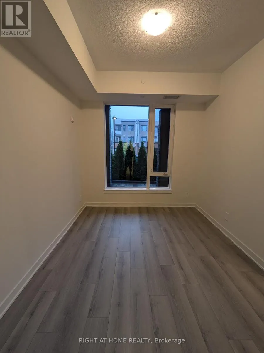 102 - 1440 CLARRIAGE COURT