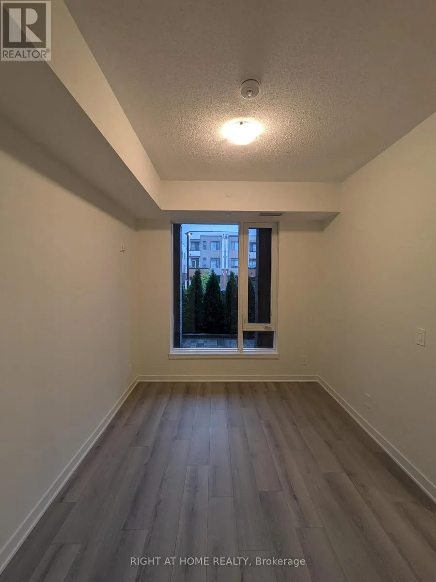 102 - 1440 CLARRIAGE COURT