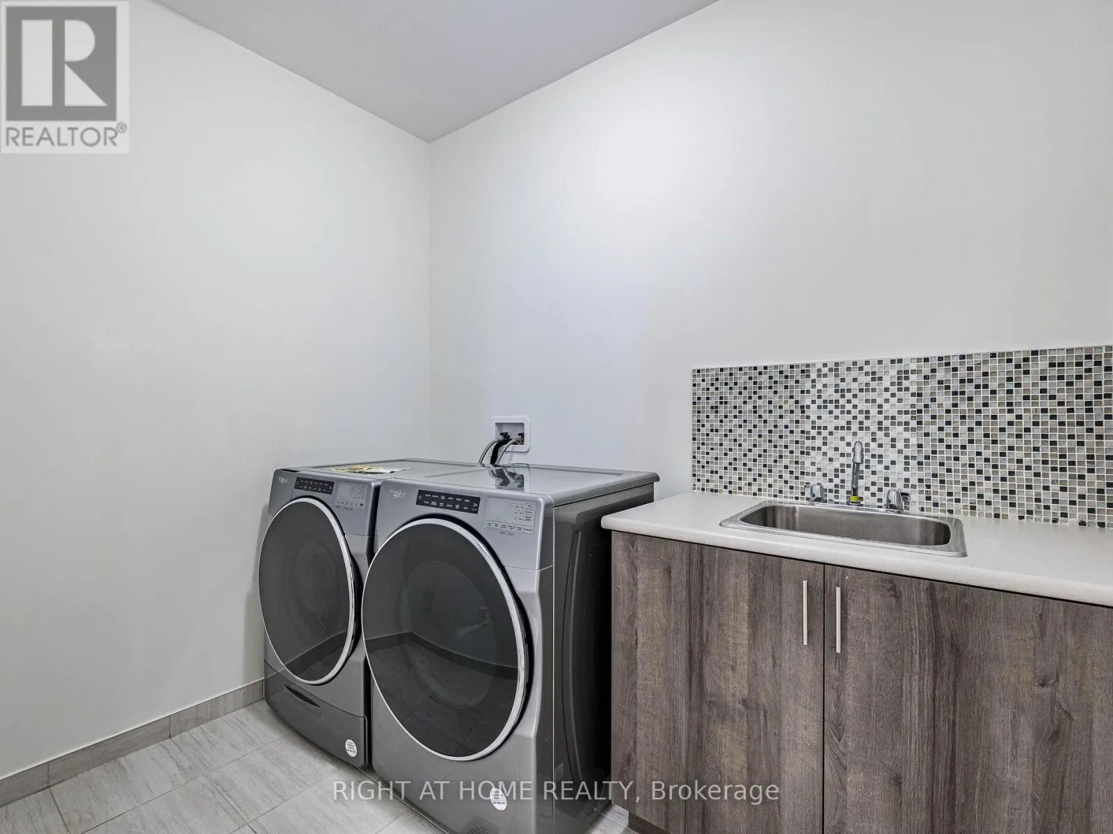 16 CHARING CROSS GATE