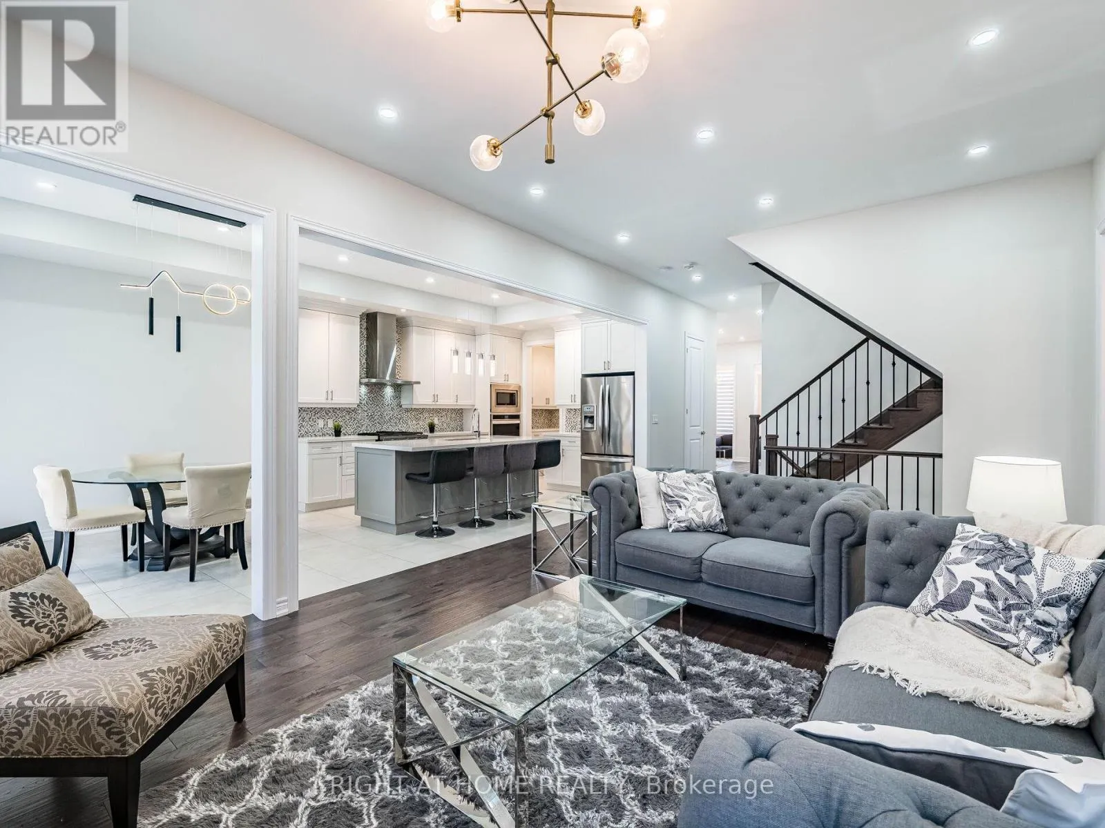 16 CHARING CROSS GATE