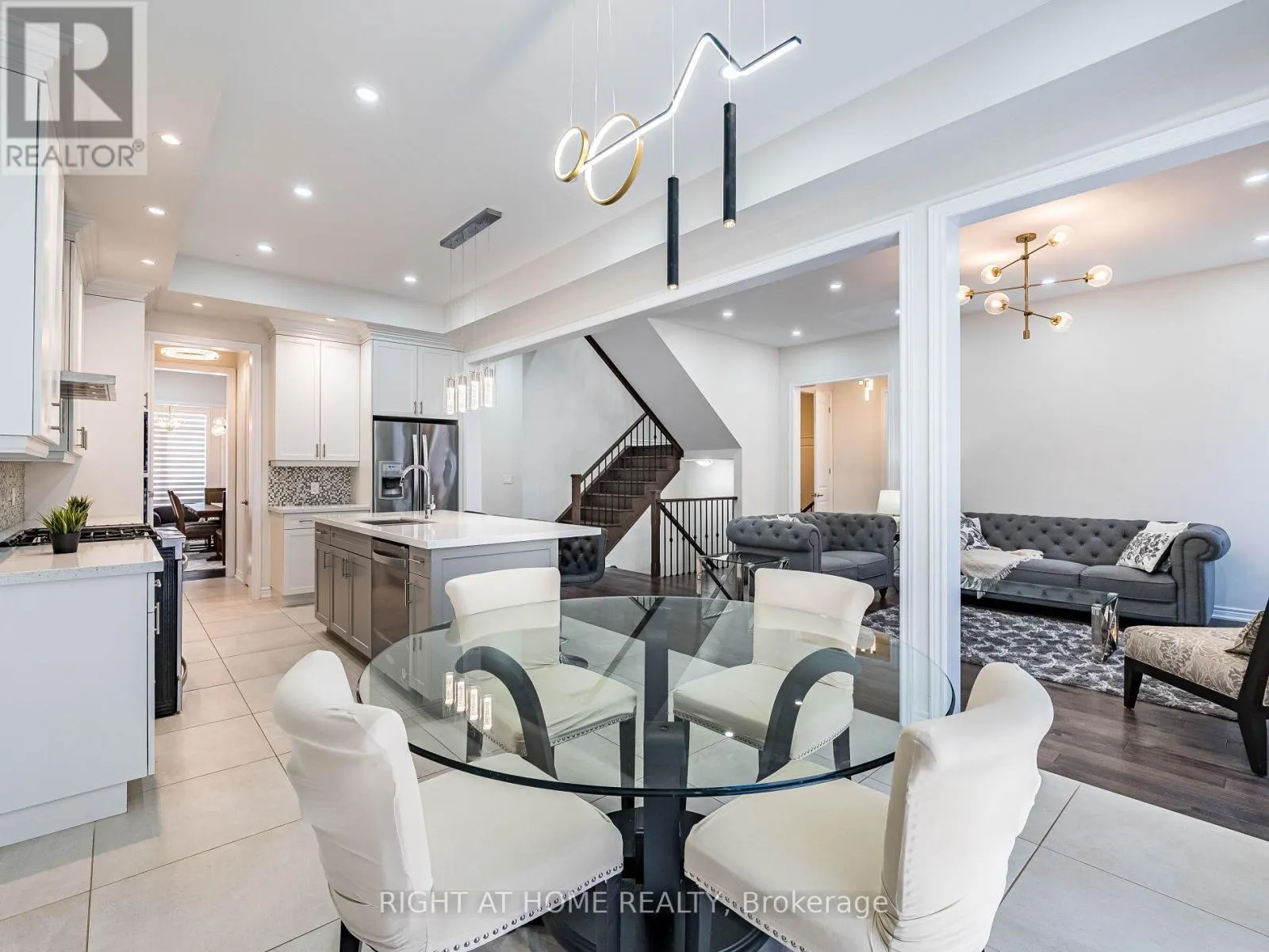 16 CHARING CROSS GATE