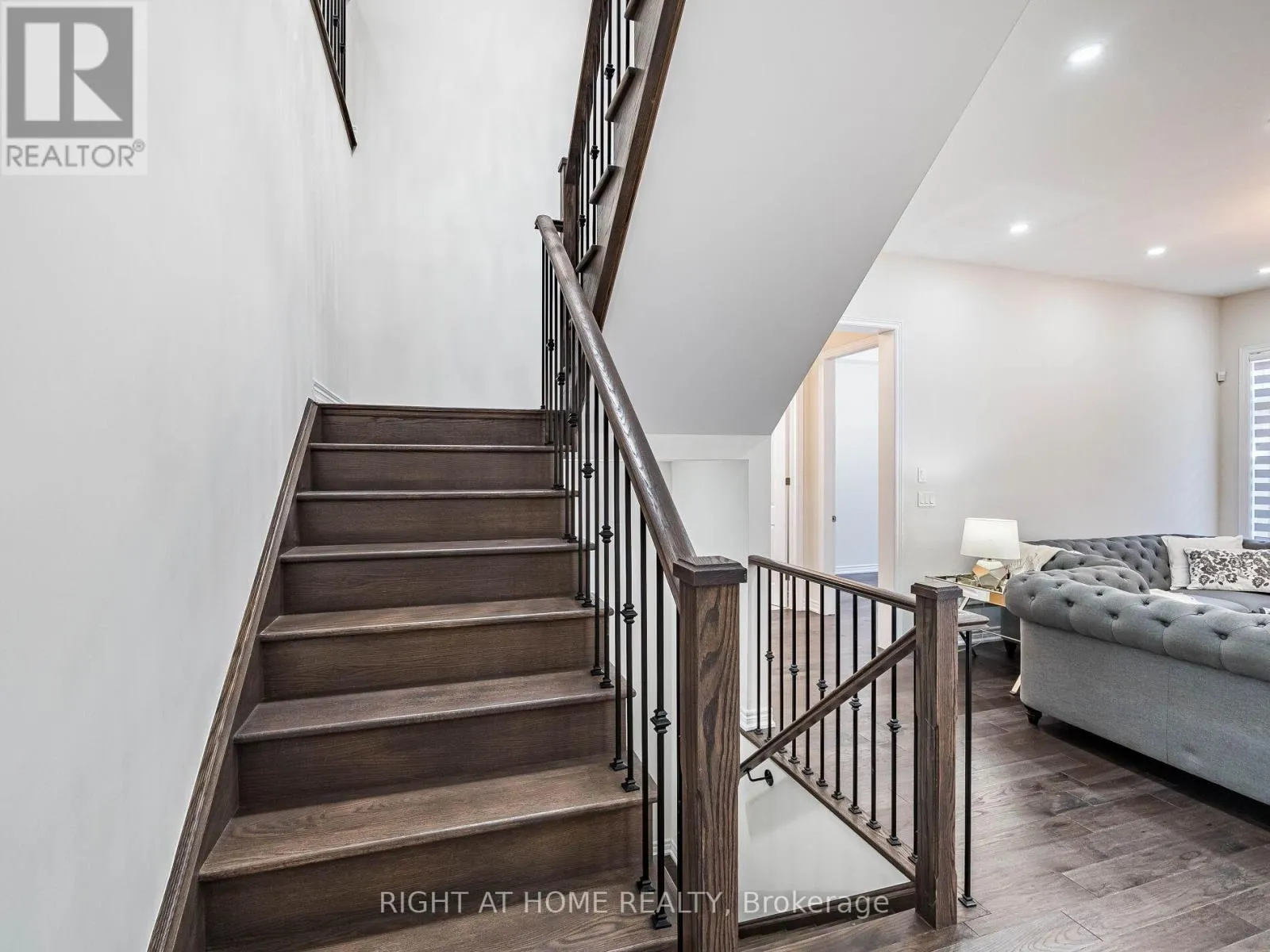 16 CHARING CROSS GATE