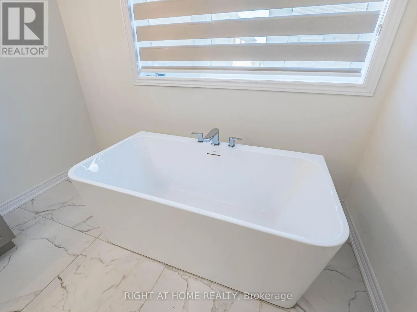 16 CHARING CROSS GATE