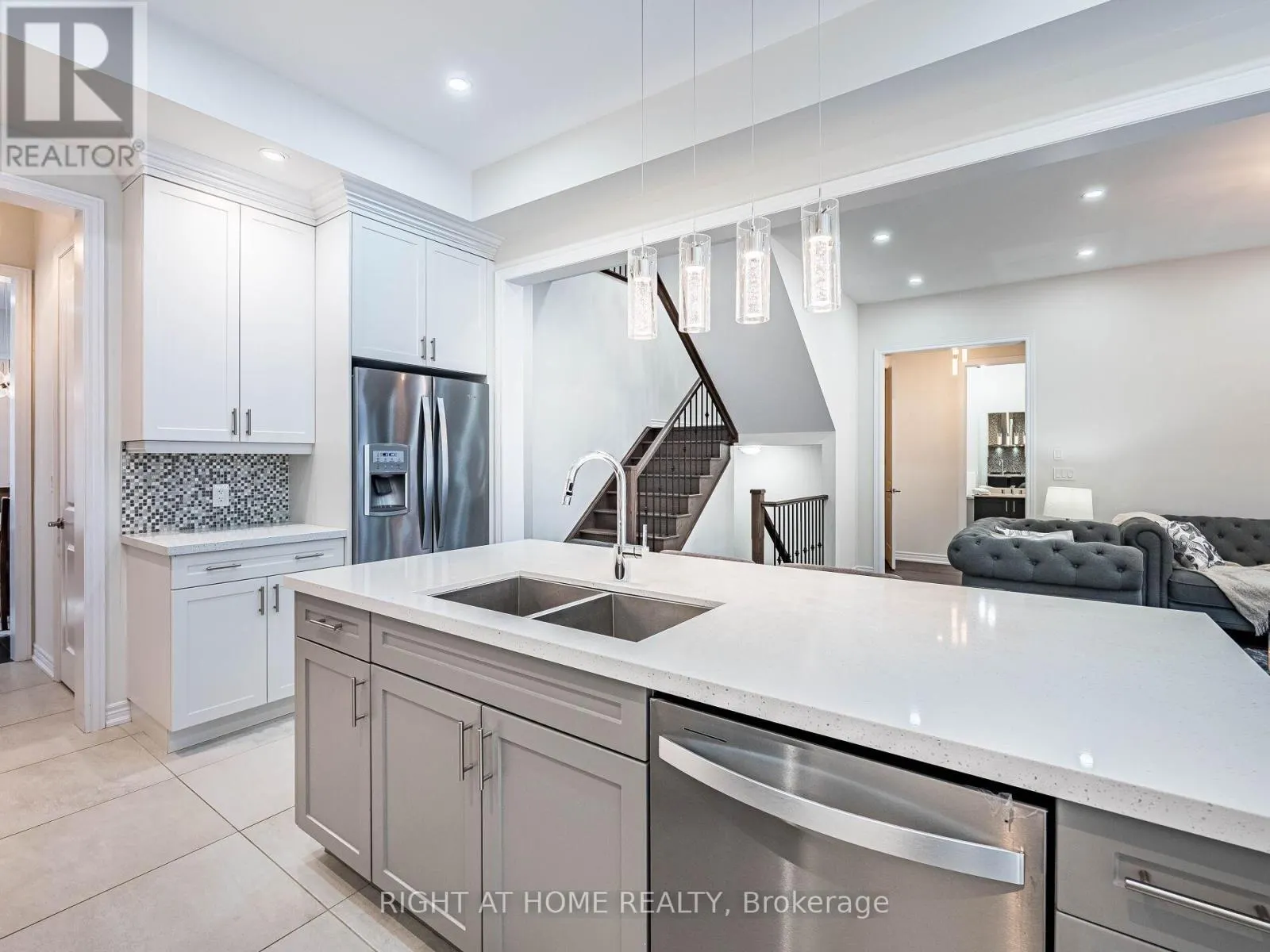 16 CHARING CROSS GATE