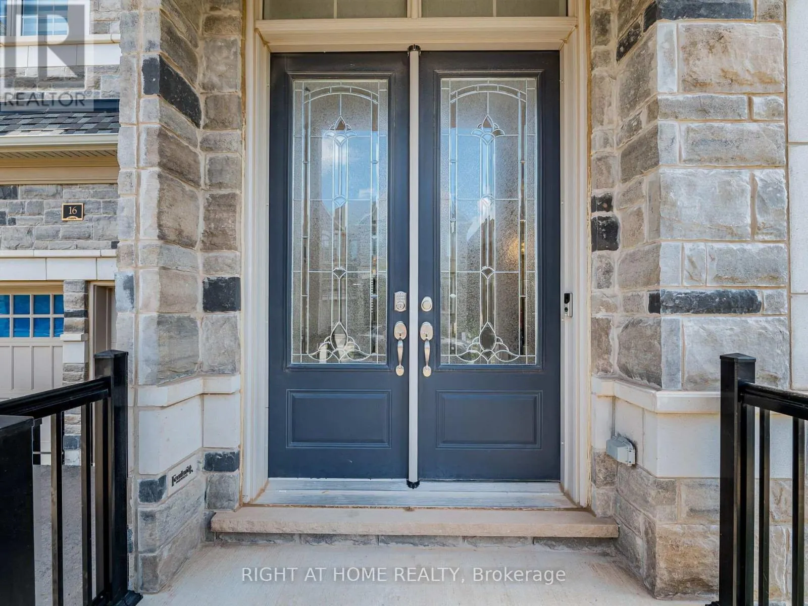 16 CHARING CROSS GATE