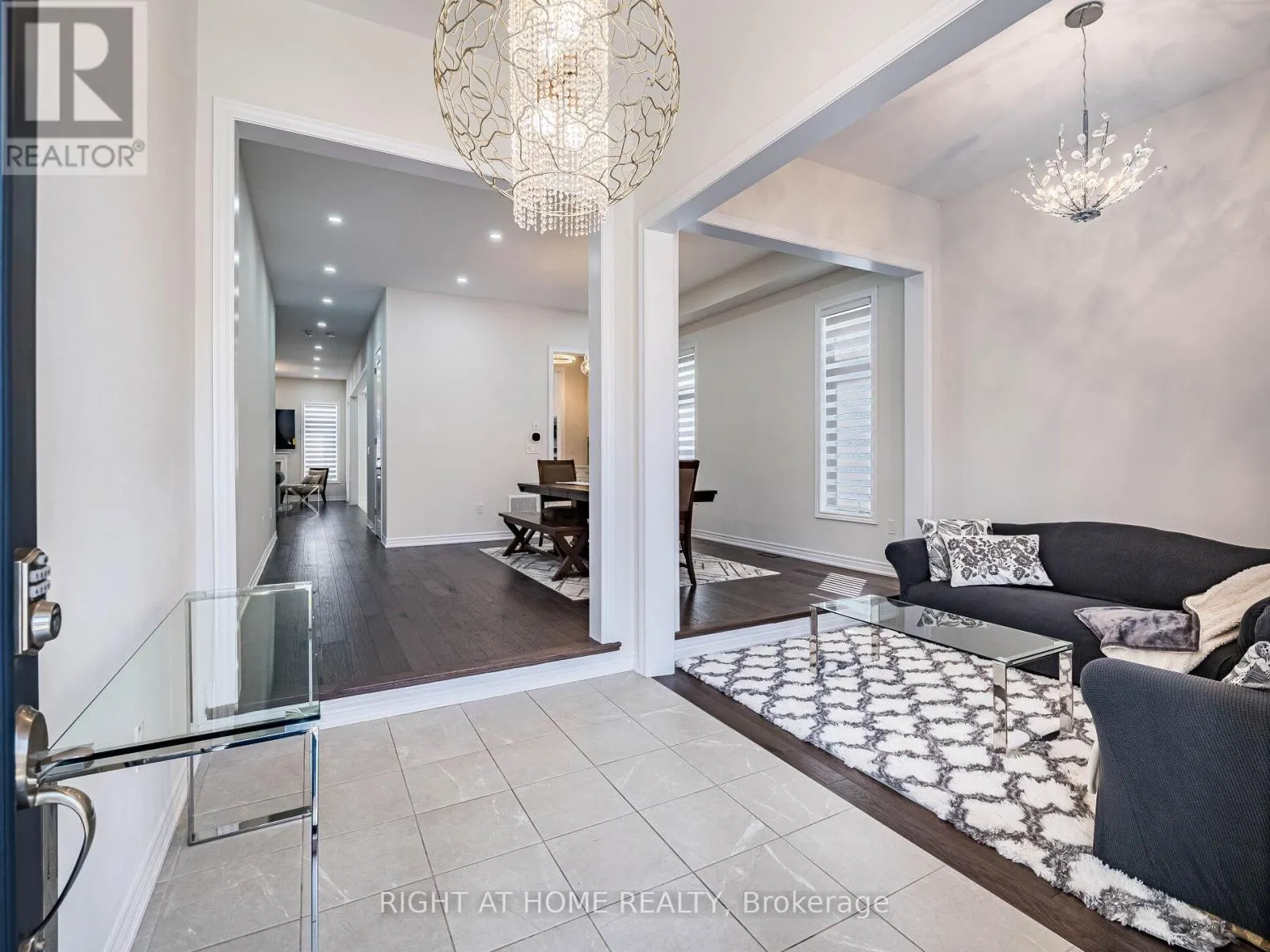 16 CHARING CROSS GATE