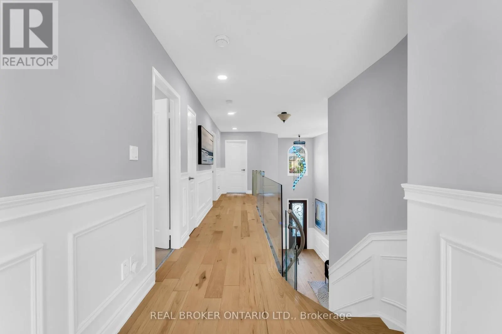 2293 WOODCREST DRIVE