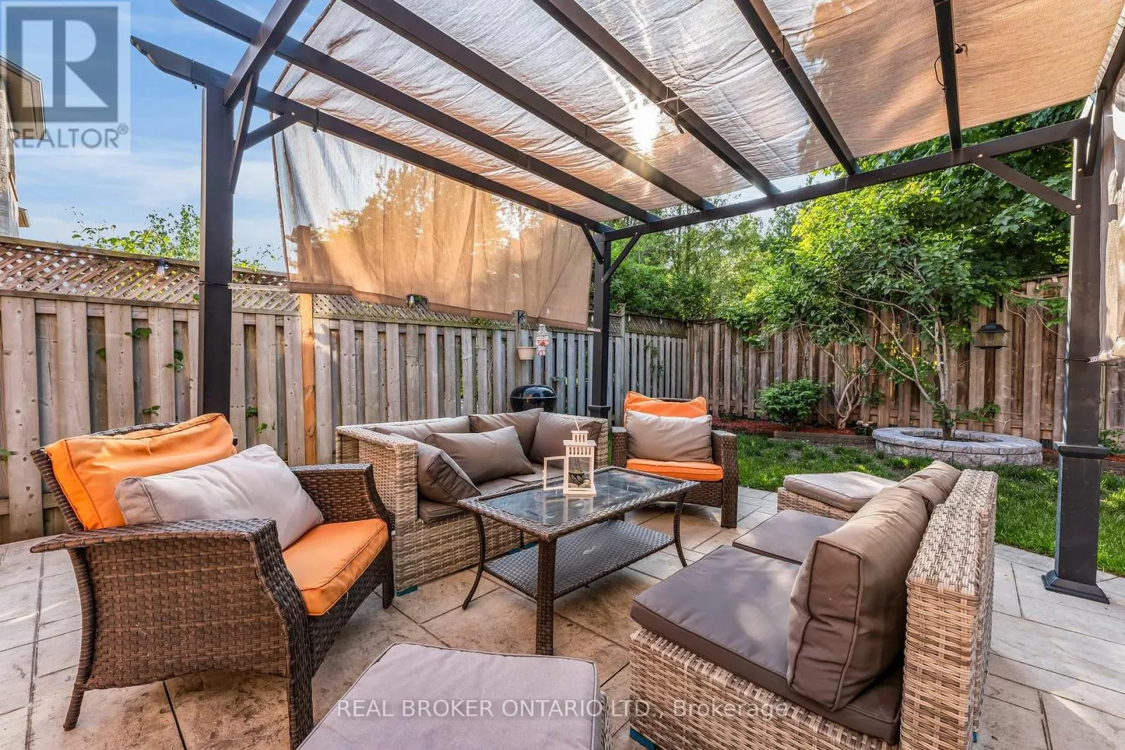 2293 WOODCREST DRIVE