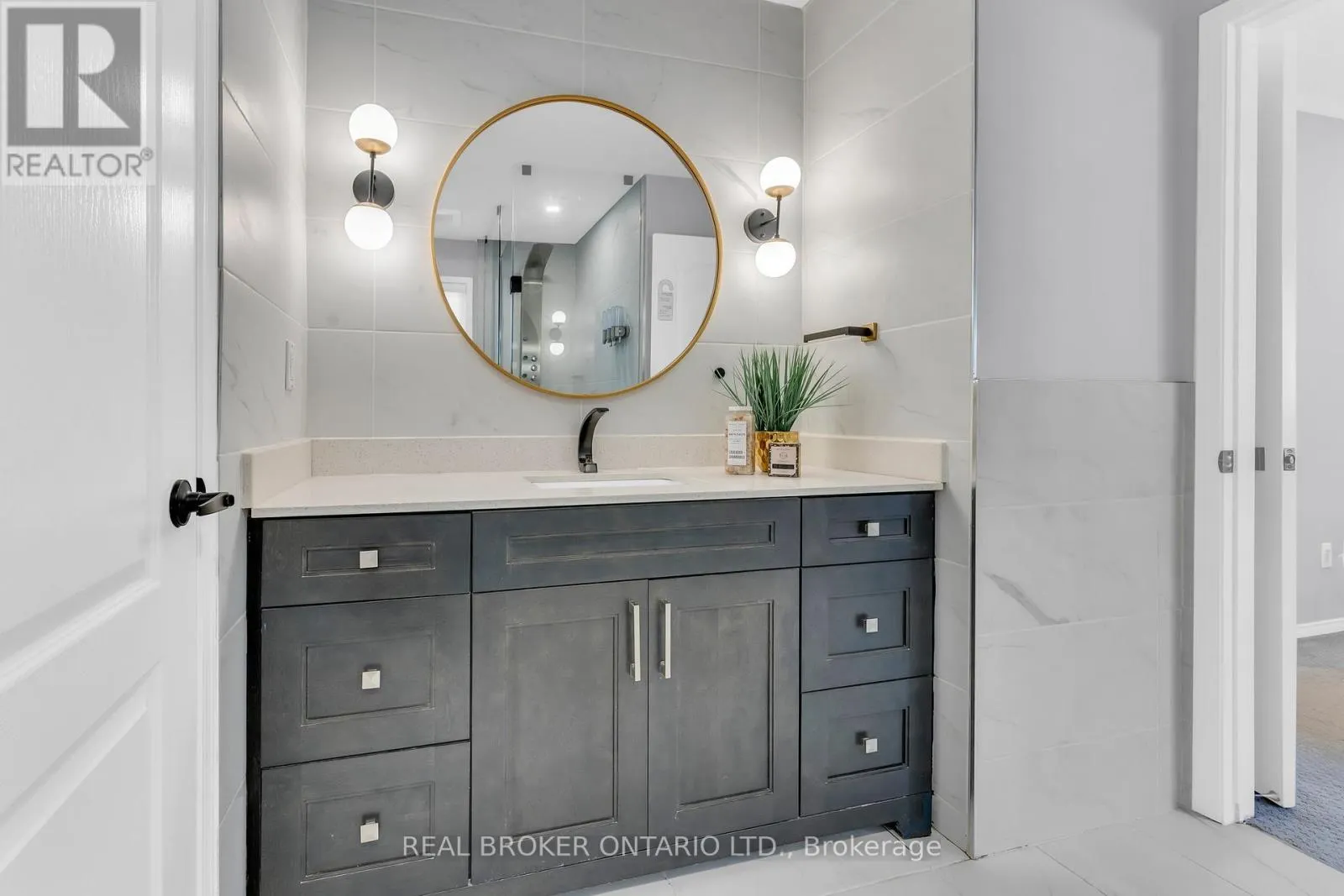 2293 WOODCREST DRIVE