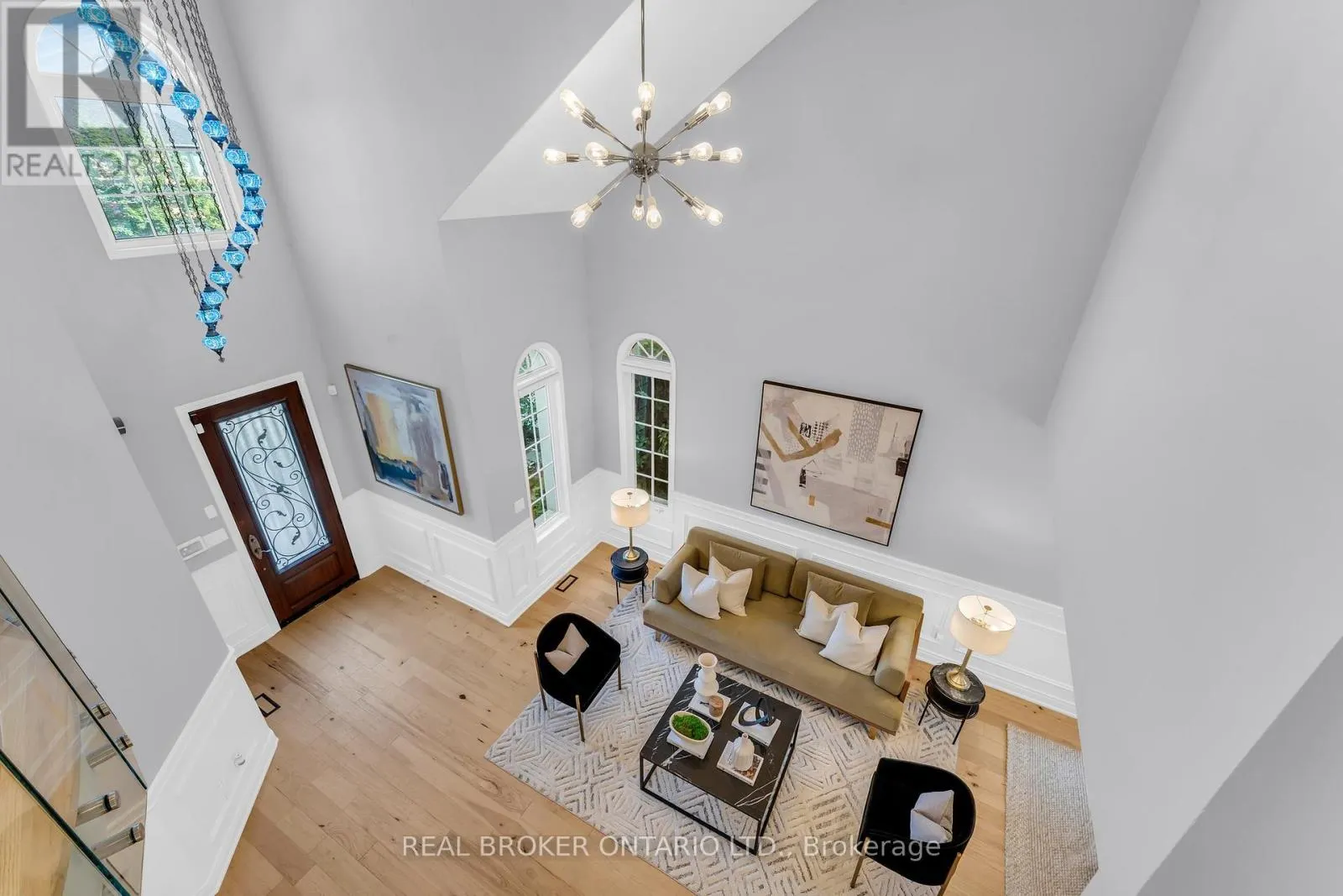 2293 WOODCREST DRIVE